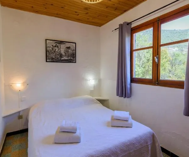 伊蒂隆度假屋酒店 *