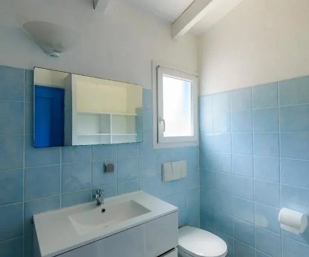 伊蒂隆度假屋酒店 *